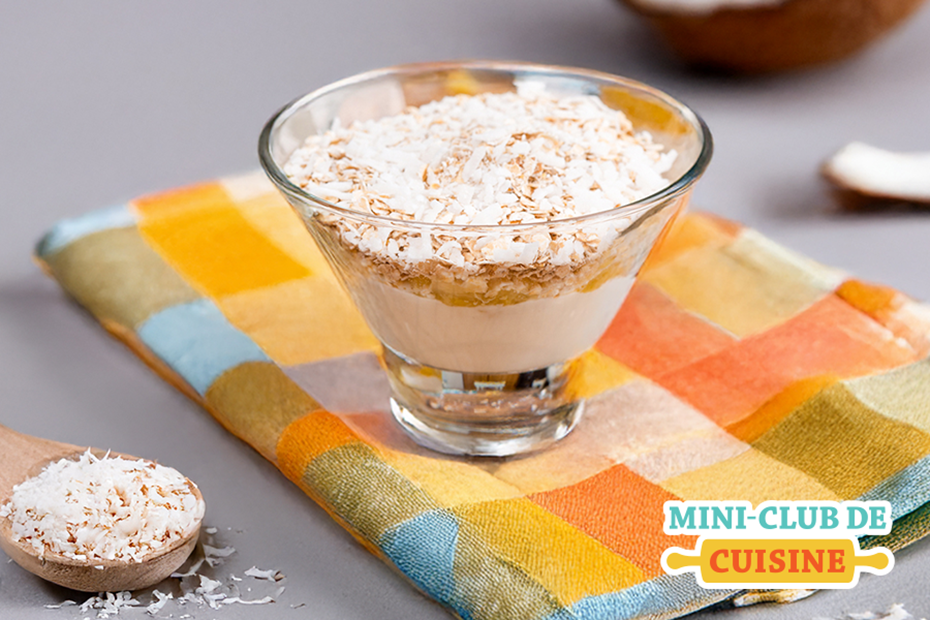 parfait tropical dans un bol